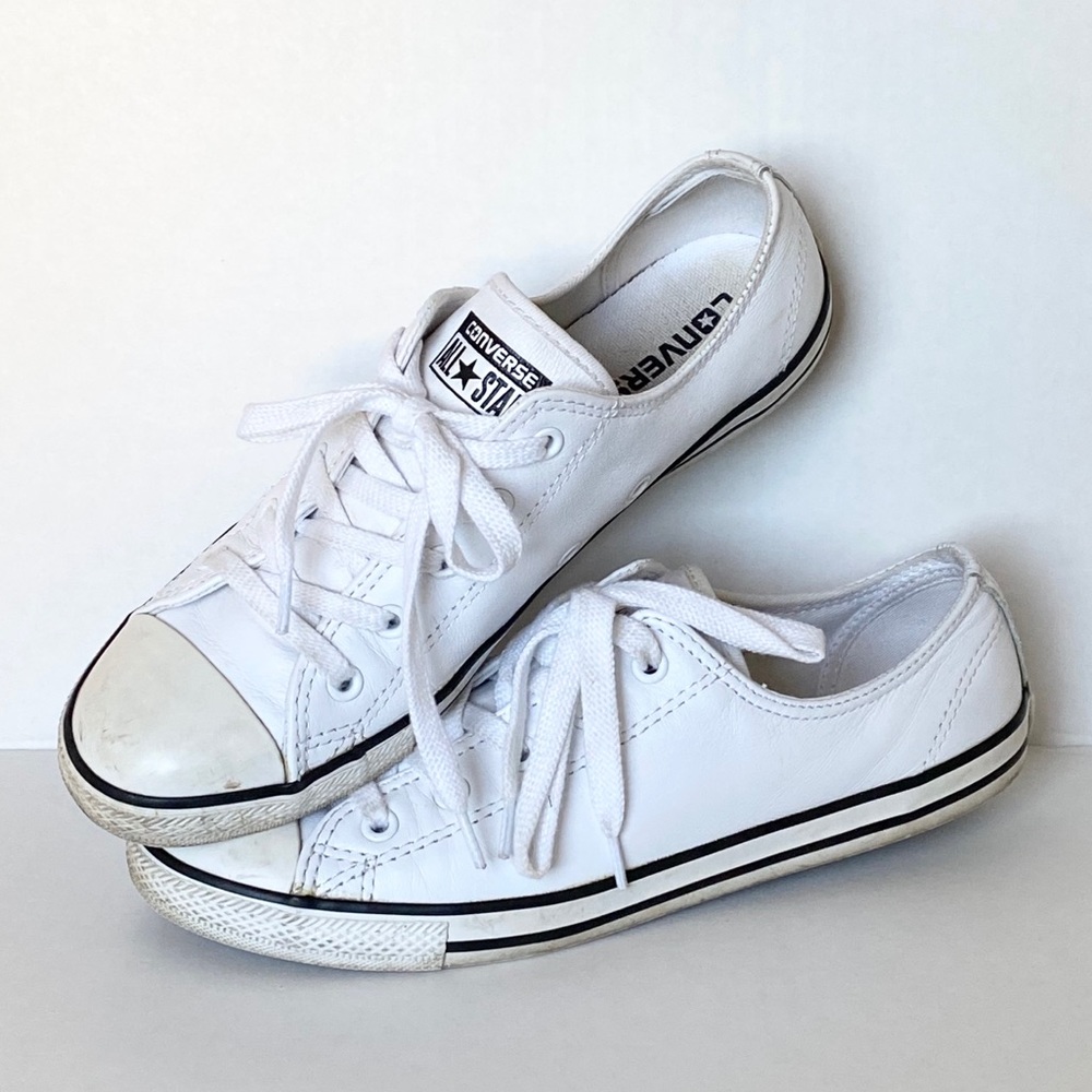 Converse chuck Taylor dainty leather shoe